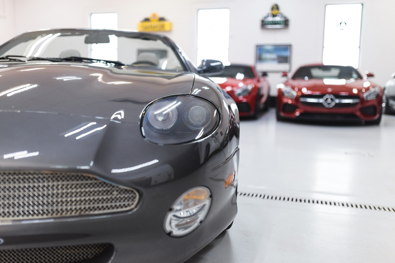 Illustration for article titled At $39,979, Is There Any Disadvantage To Buying This 2001 Aston Martin DB7 Vantage?